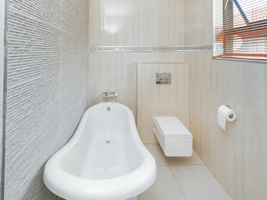 4 Bedroom Property for Sale in Xanadu North West